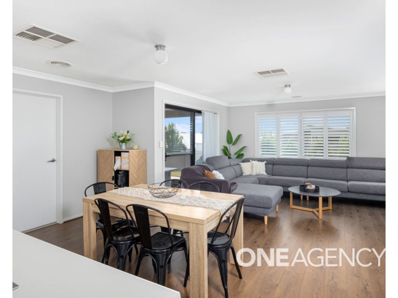 6 DARCY DRIVE, Boorooma NSW 2650