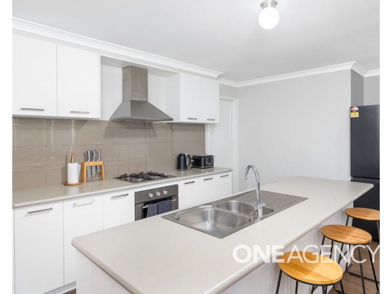 6 DARCY DRIVE, Boorooma NSW 2650
