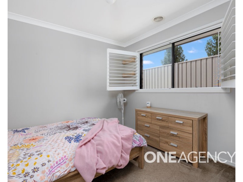 6 DARCY DRIVE, Boorooma NSW 2650