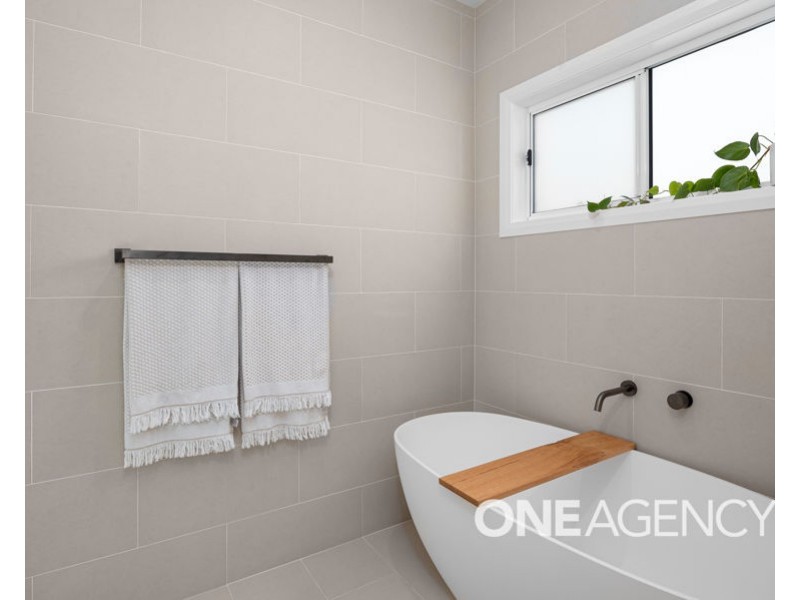 19 JIMBEROO LOOP, Gobbagombalin NSW 2650