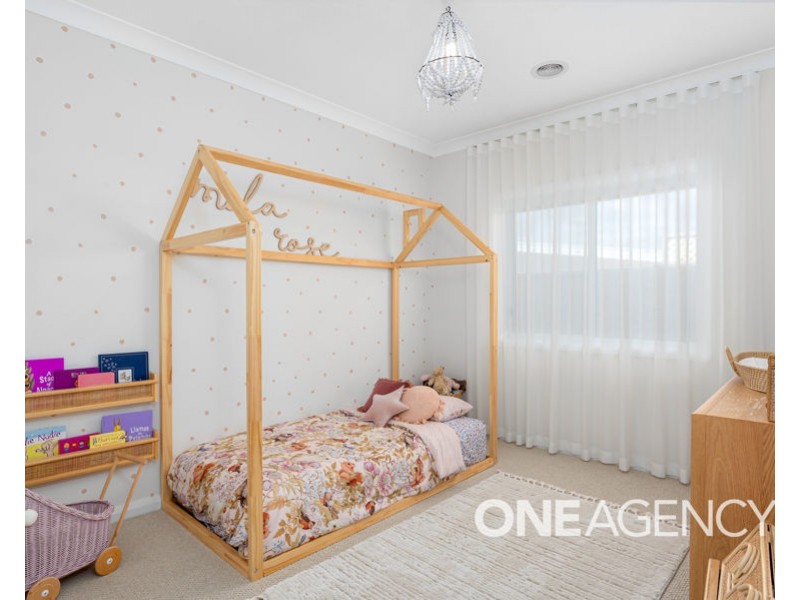 19 JIMBEROO LOOP, Gobbagombalin NSW 2650