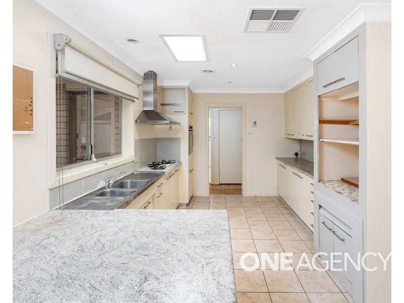 16 COOINBIL CRESCENT, Kooringal NSW 2650