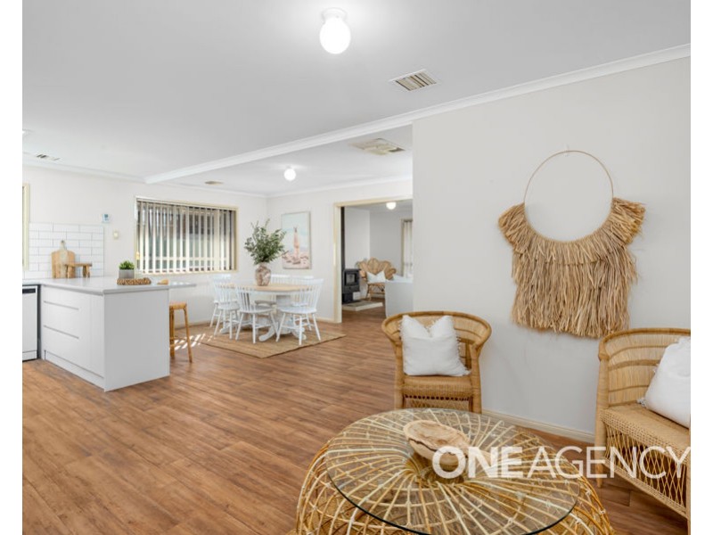16 PUGSLEY AVENUE, Estella NSW 2650