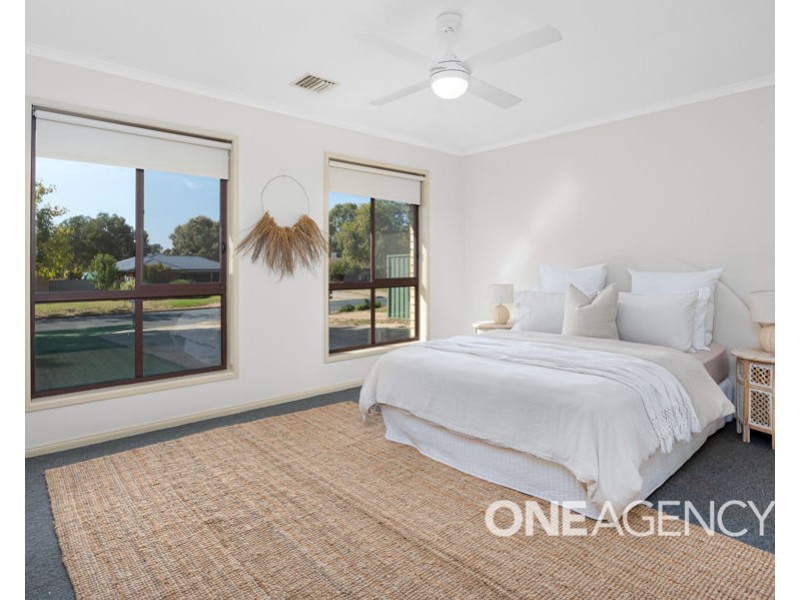 16 PUGSLEY AVENUE, Estella NSW 2650