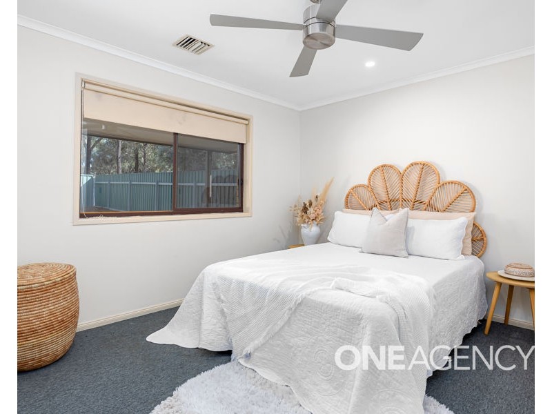 16 PUGSLEY AVENUE, Estella NSW 2650