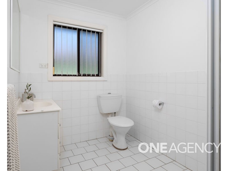 16 PUGSLEY AVENUE, Estella NSW 2650