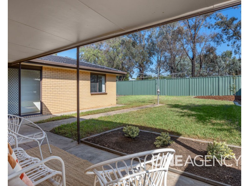16 PUGSLEY AVENUE, Estella NSW 2650