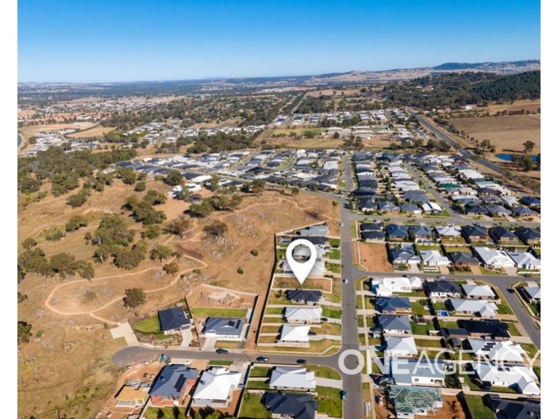 130 BRADMAN DRIVE, Boorooma NSW 2650