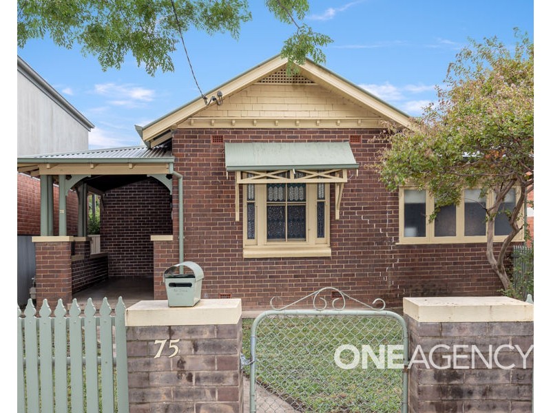 75 DOCKER STREET, Wagga Wagga NSW 2650