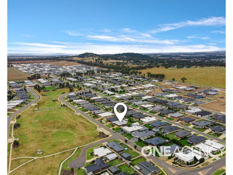 45 BARMEDMAN AVENUE, Gobbagombalin NSW 2650