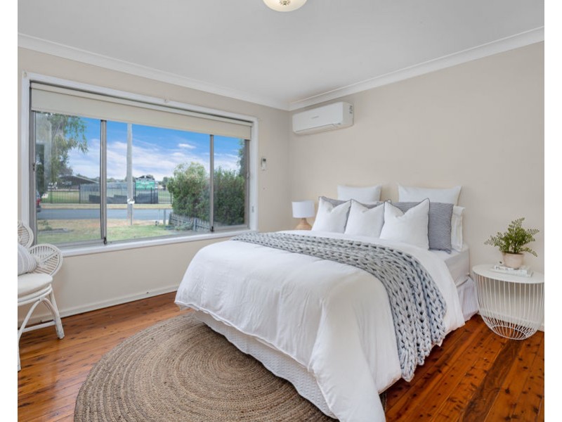 17 LEAVENWORTH DRIVE, Mount Austin NSW 2650