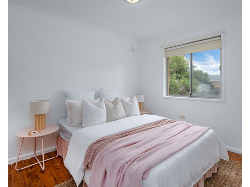 17 LEAVENWORTH DRIVE, Mount Austin NSW 2650