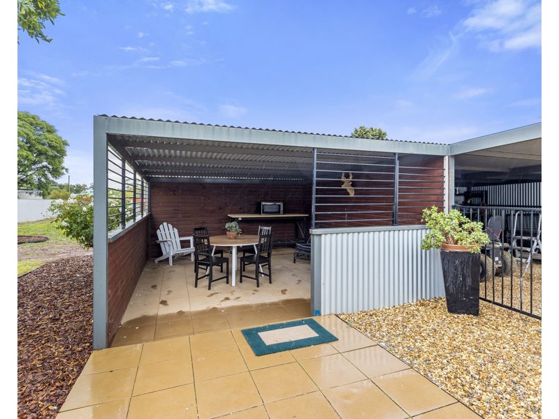 28 MIMOSA STREET, Coolamon NSW 2701