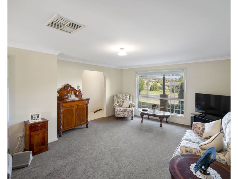 1/49 BEREMBEE ROAD, Bourkelands NSW 2650