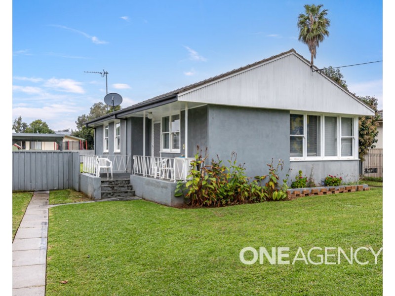 8 MADANG STREET, Ashmont NSW 2650