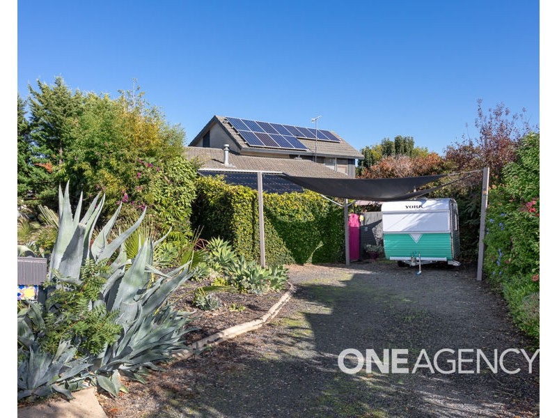 54 NORTHCOTT PARADE, Mount Austin NSW 2650