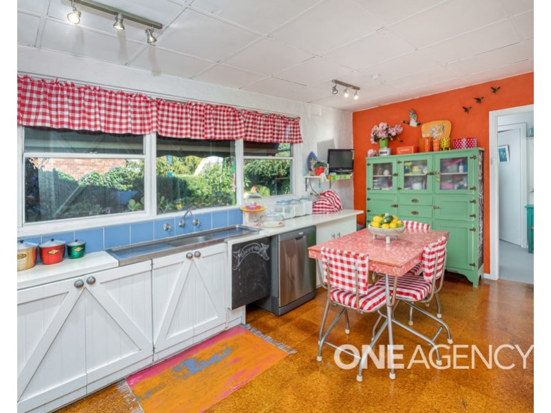 54 NORTHCOTT PARADE, Mount Austin NSW 2650