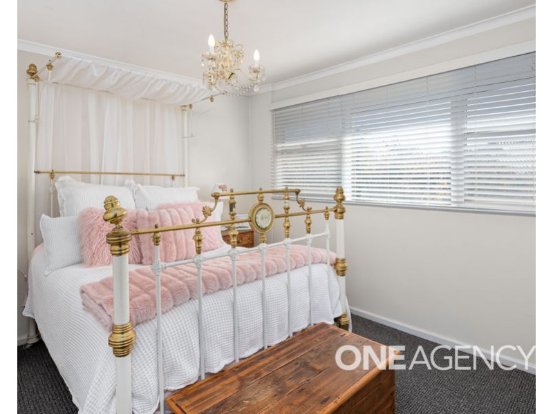 54 NORTHCOTT PARADE, Mount Austin NSW 2650