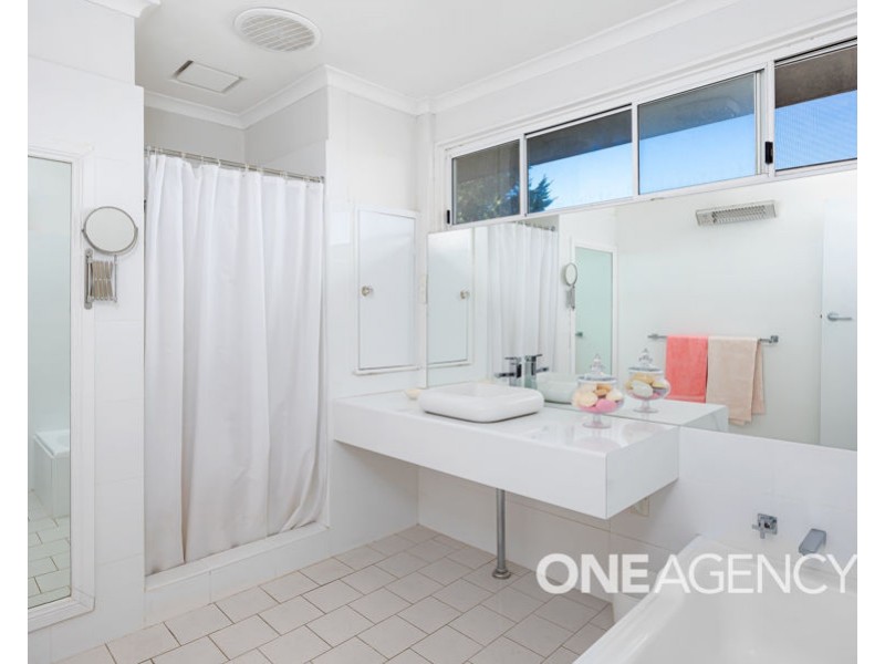 54 NORTHCOTT PARADE, Mount Austin NSW 2650