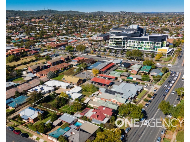 77 DOCKER STREET, Wagga Wagga NSW 2650