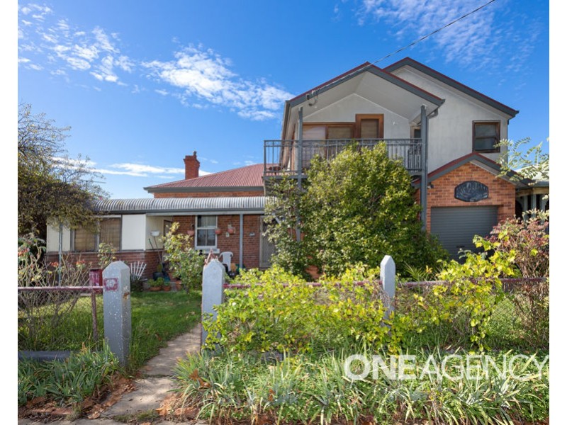 77 DOCKER STREET, Wagga Wagga NSW 2650