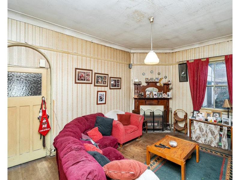 77 DOCKER STREET, Wagga Wagga NSW 2650