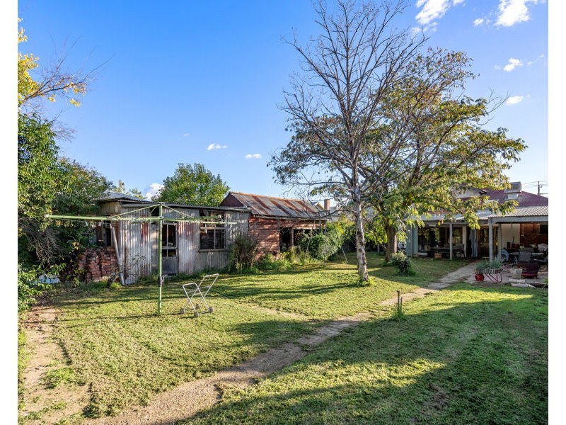 77 DOCKER STREET, Wagga Wagga NSW 2650