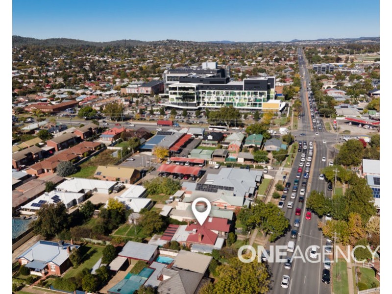 77 DOCKER STREET, Wagga Wagga NSW 2650