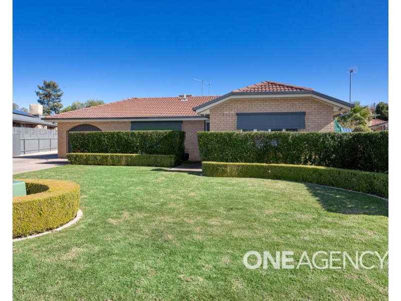 5 TURA PLACE, Glenfield Park NSW 2650