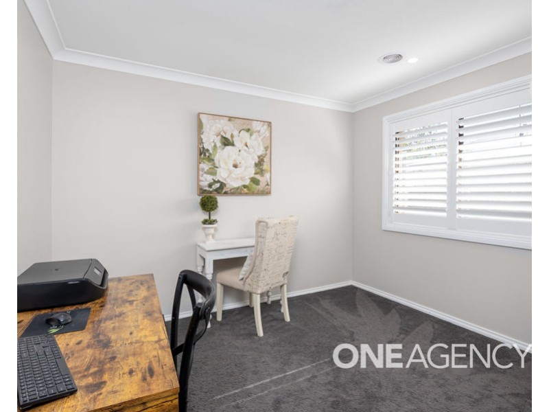 5 TURA PLACE, Glenfield Park NSW 2650