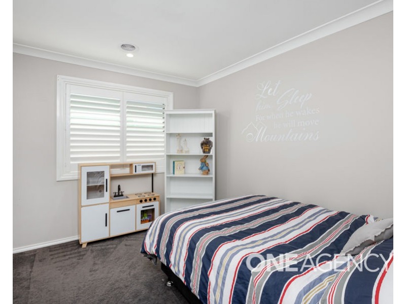 5 TURA PLACE, Glenfield Park NSW 2650