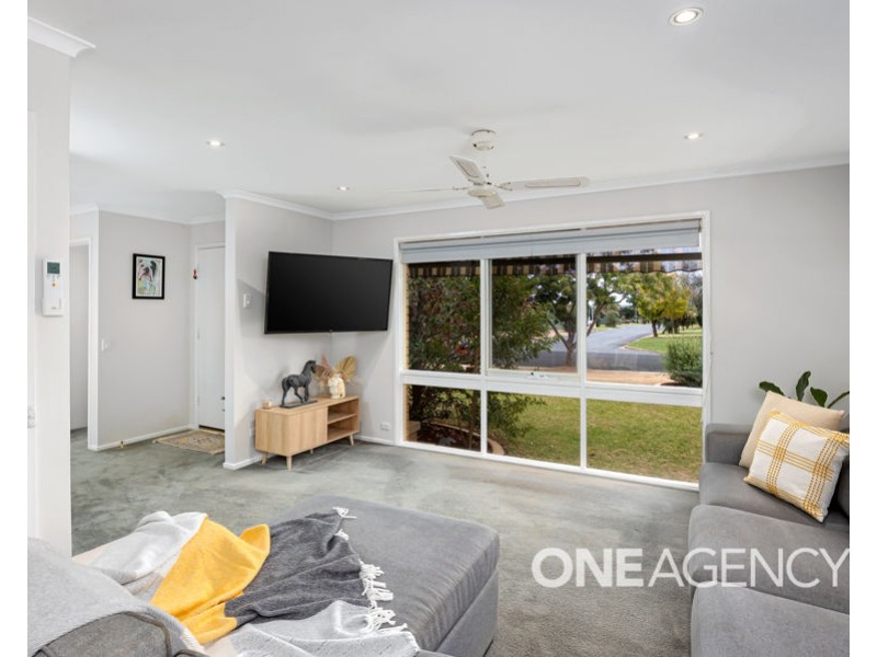 9 SACKVILLE DRIVE, Forest Hill NSW 2651