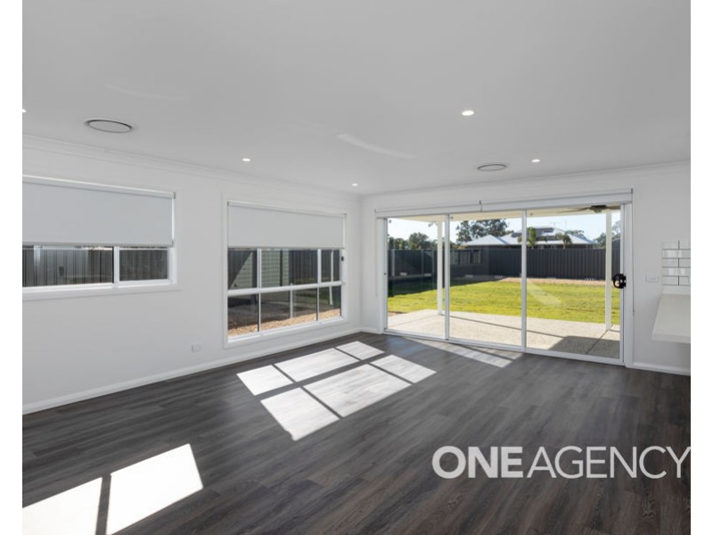 15 PRICHARD PLACE, Lockhart NSW 2656