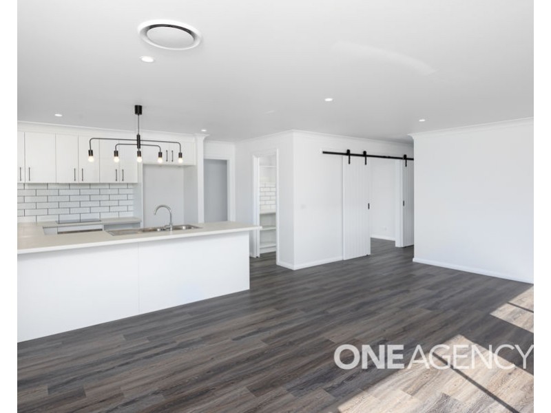 15 PRICHARD PLACE, Lockhart NSW 2656