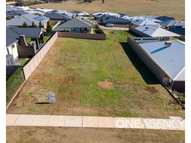 10 BONNER STREET, Lloyd NSW 2650