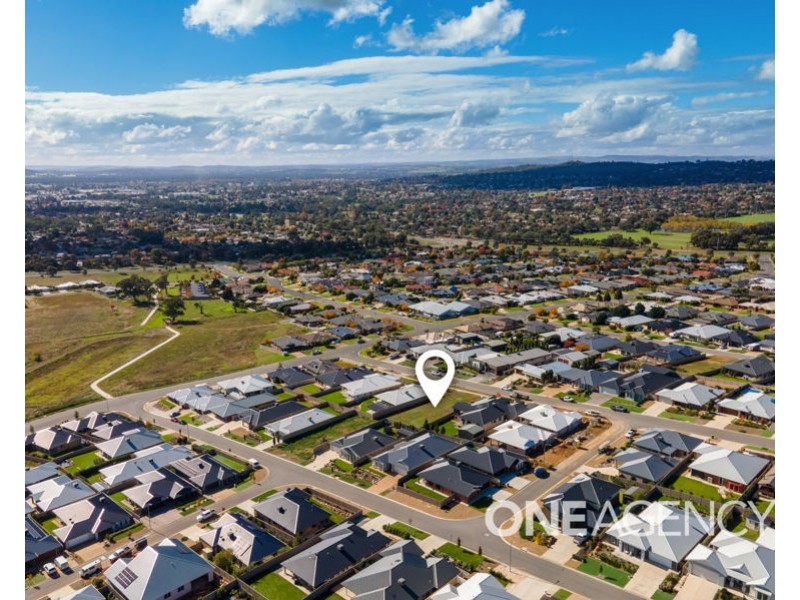 10 BONNER STREET, Lloyd NSW 2650