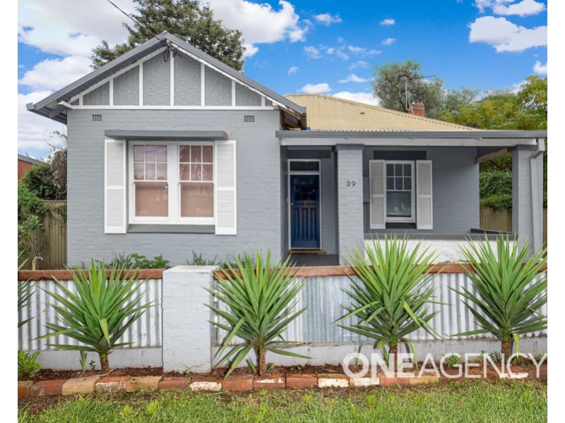39 MEURANT AVENUE, Wagga Wagga NSW 2650