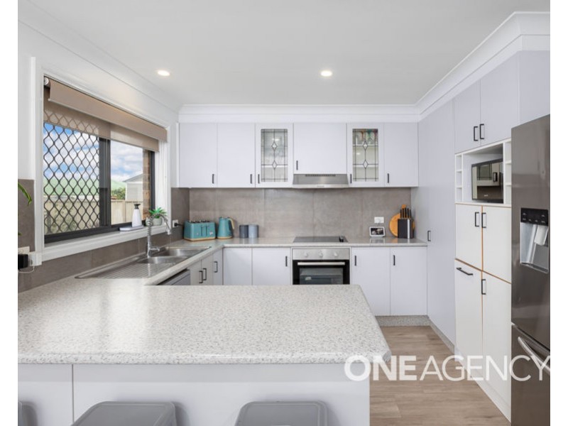 27 KALDARI CRESCENT, Glenfield Park NSW 2650
