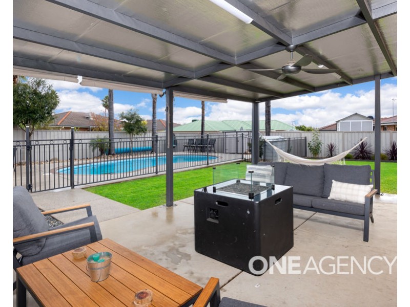 27 KALDARI CRESCENT, Glenfield Park NSW 2650
