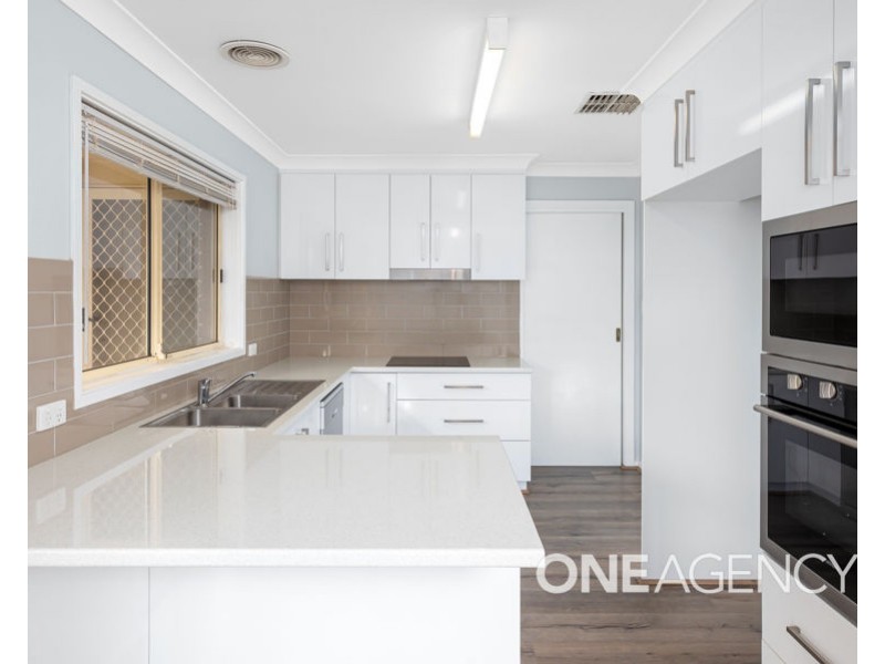 66 BALLEROO CRESCENT, Glenfield Park NSW 2650