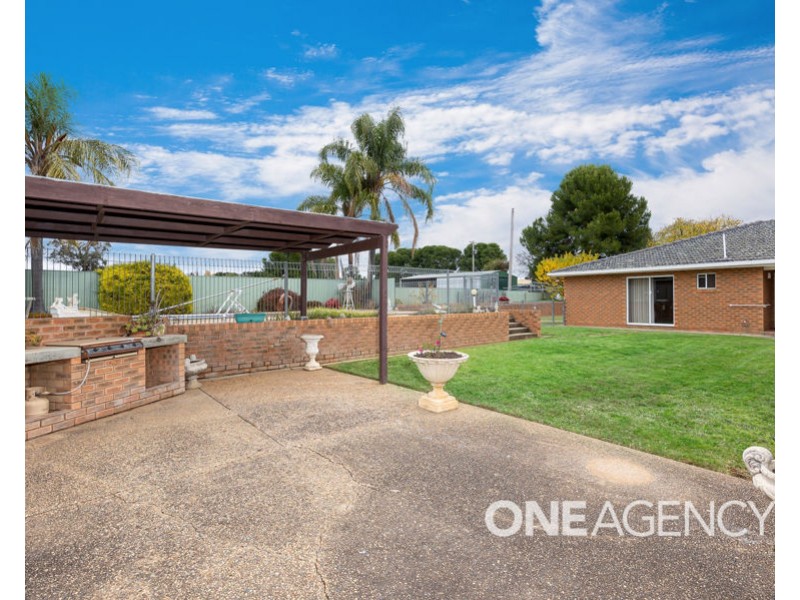 62 GREGADOO ROAD, Lake Albert NSW 2650
