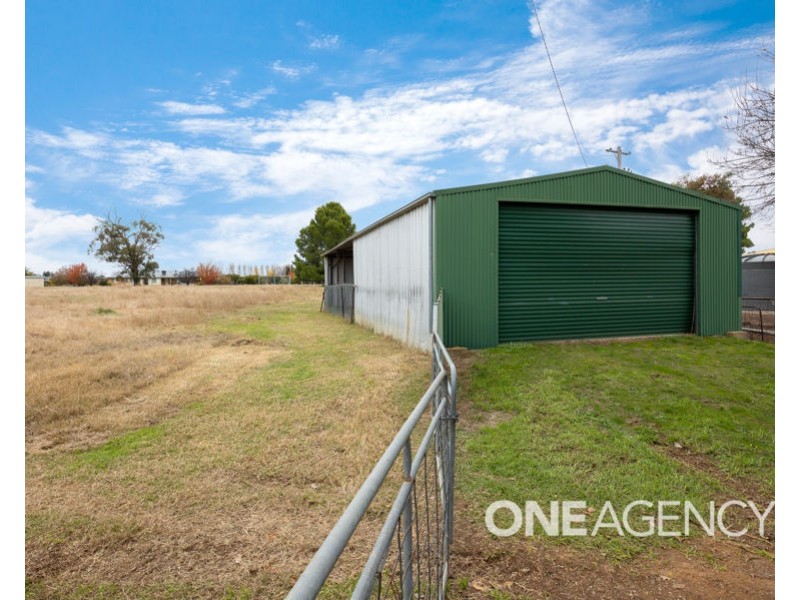 62 GREGADOO ROAD, Lake Albert NSW 2650