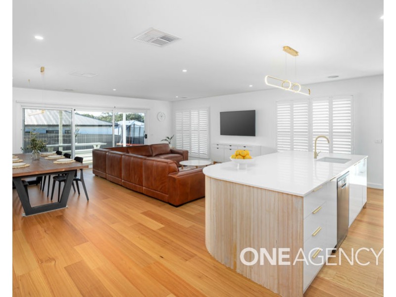 2 GASNIER LOOP, Boorooma NSW 2650