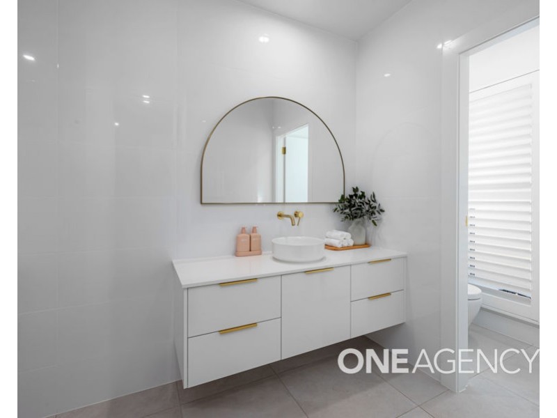 2 GASNIER LOOP, Boorooma NSW 2650