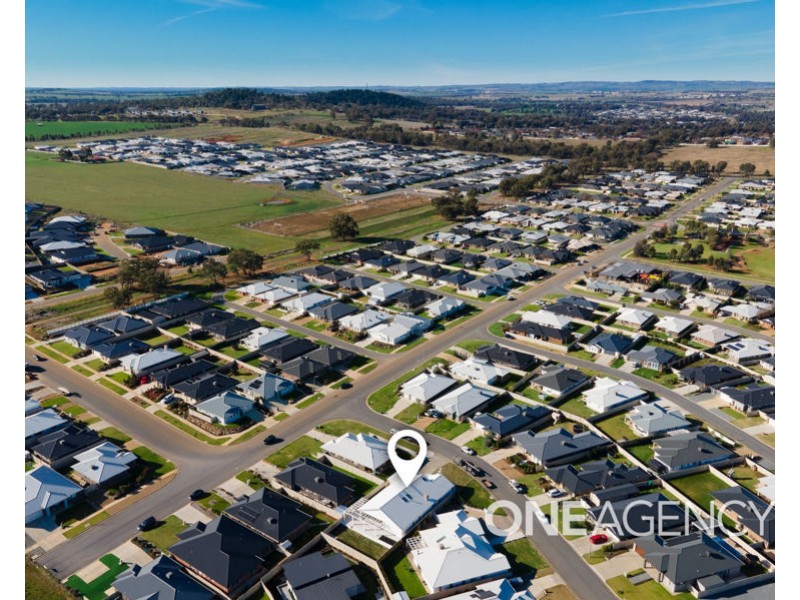 4 RONALD STREET, Gobbagombalin NSW 2650