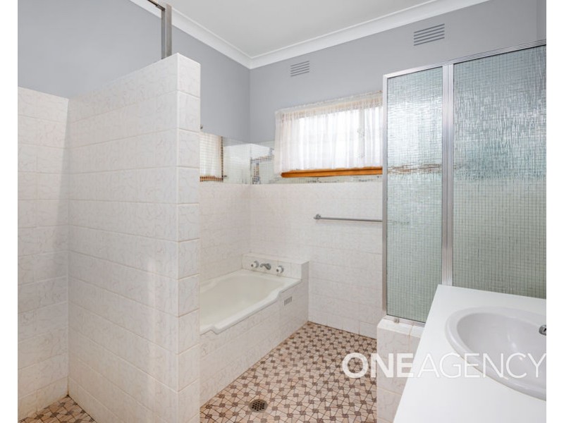 5 MISSOURI AVENUE, Tolland NSW 2650