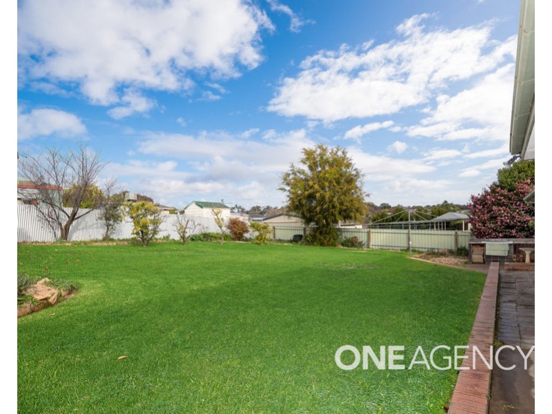 5 MISSOURI AVENUE, Tolland NSW 2650