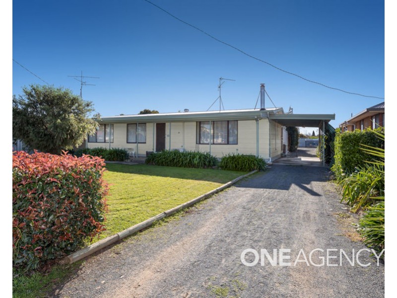 21 DRUMMOND STREET, Lockhart NSW 2656