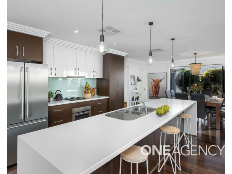 4 YOOGALI STREET, Glenfield Park NSW 2650