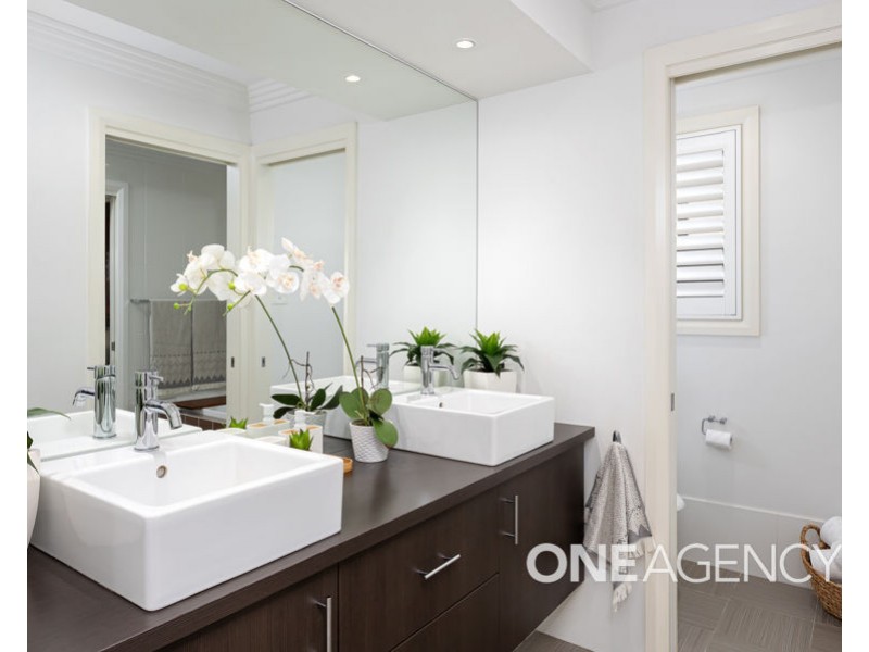 4 YOOGALI STREET, Glenfield Park NSW 2650